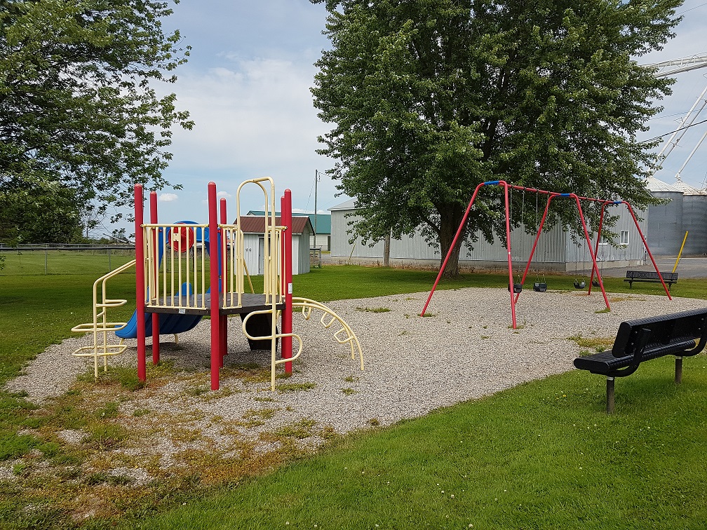 Play structures at Lavergne Park